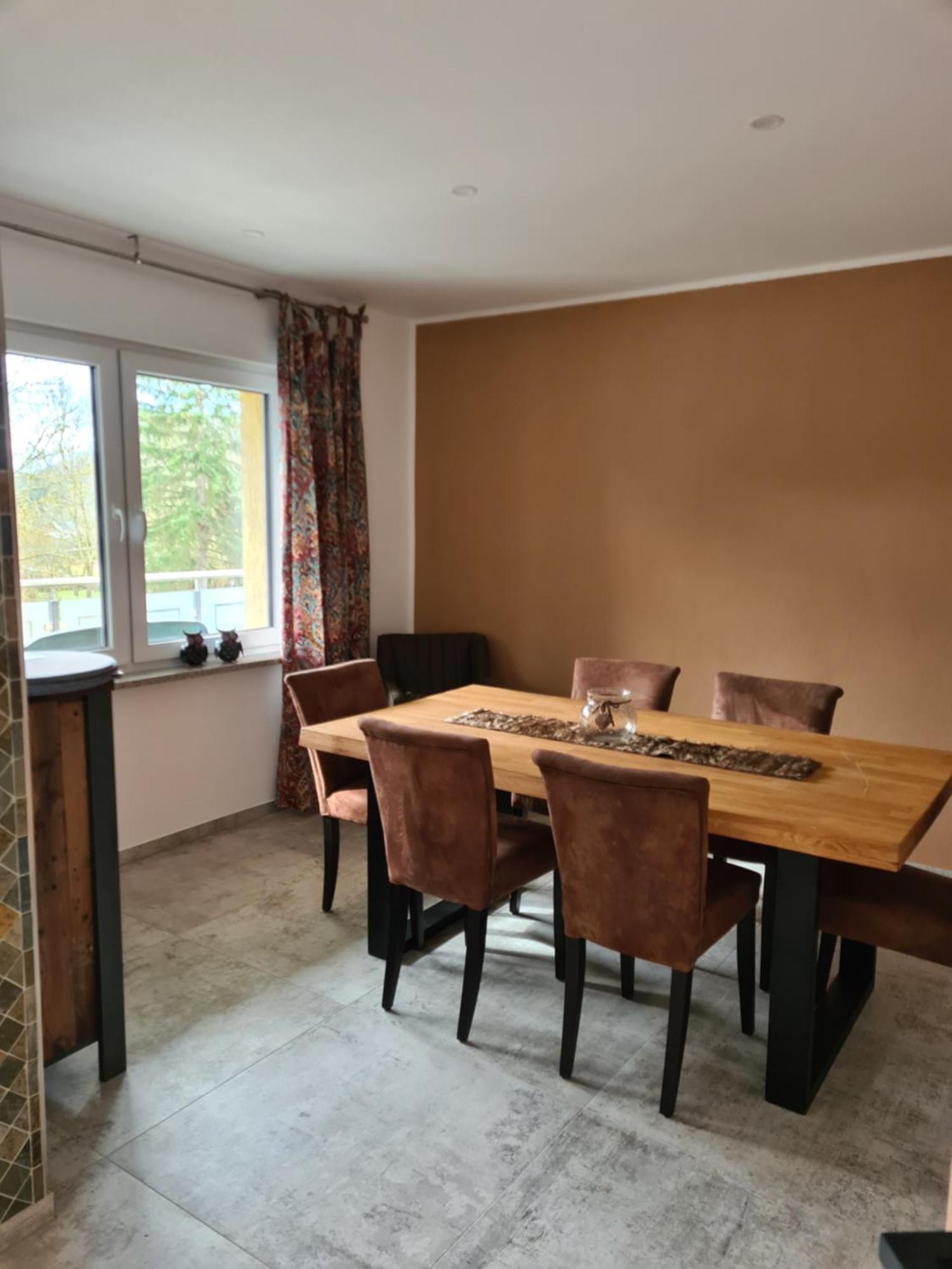 Ferienwohnung Burgblick Pelm Ngoại thất bức ảnh