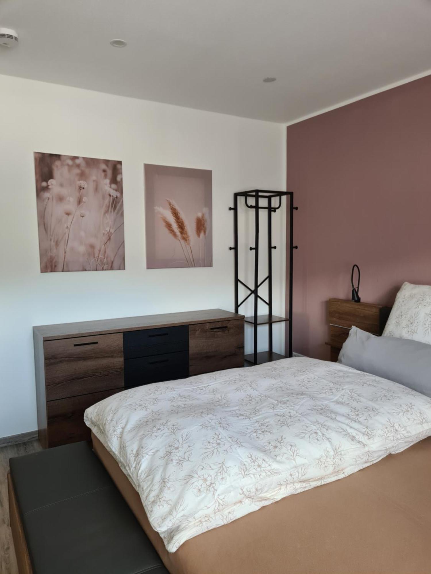 Ferienwohnung Burgblick Pelm Ngoại thất bức ảnh